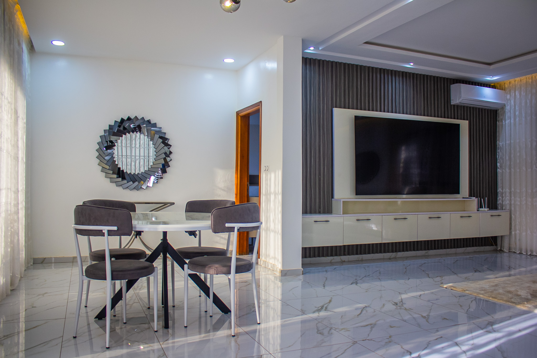 Eden Palace F4 Bureau